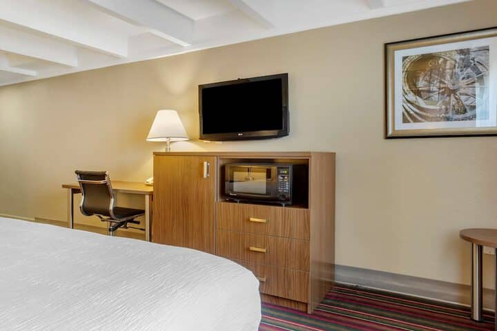 Room 9 of 29